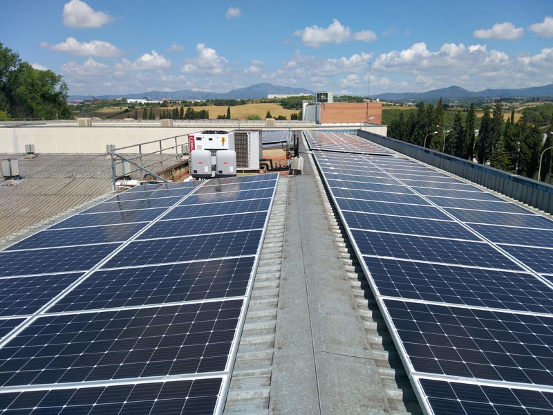 Instalación solar fotovoltaica y enfriadora